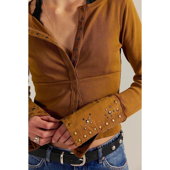 Free People We The Free Night Belle Cuff Cropped Blouse Top Studded XS 284324 - Picture 2 of 12